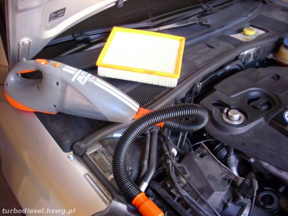 Wymiana filtra powietrza w Passacie Turbodiesel