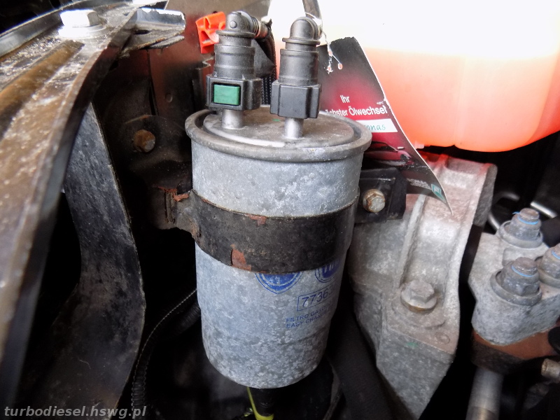 Wymiana filtra paliwa w Fiacie Bravo Multijet Turbodiesel